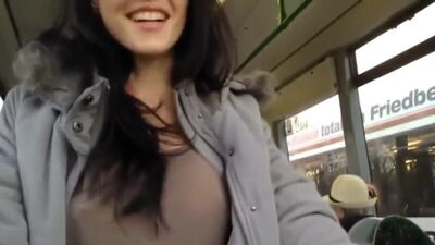 Mamada en un lugar público (vídeos porno de sexo, chicas, niñeras, mamadas, mulatas jóvenes, latinas, ruso) porno en VK