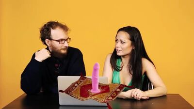 17 Atrizes pornográficas russas: Kristall Rush, Kitana Lure, Ally Breelsen - Virgem assiste a pornografia HD Clipes, filmes eróticos, sexo