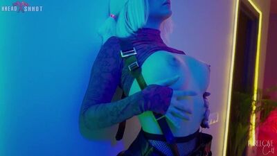CyberPunk SLUTS : Double pénétration pour filles en 4K