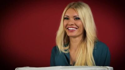 25 actrices porno russes : Kitana Lure, Ally Breelsen et Nikki devinent des sex toys - Clip sexy HD, films érotiques, séries, sexe