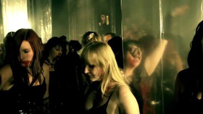 Blutengel – Reich mir die Hand (offiziell) (sexy Musikvideo, explizite Mädchen, Dark Synth, Gothic, Vampir)