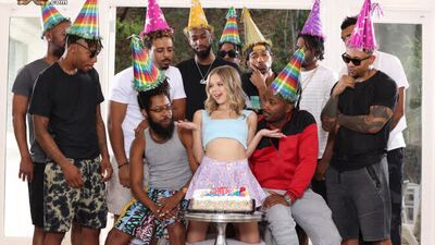 Coco Lovelock Un bel regalo di compleanno [PornCube PORNO VK new Porn vk HD BlowBang, Bukakke