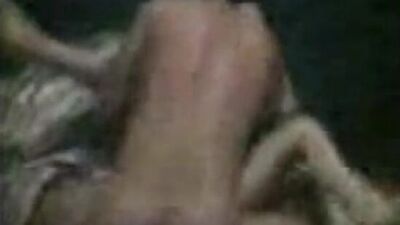 Vídeo pornográfico cazaque: Aigul em casa, sem roupa