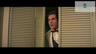 Adam Devine nago w filmie „Game Over Man”