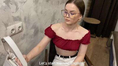 Korepetytor języka angielskiego pomaga rozładować napięcie
