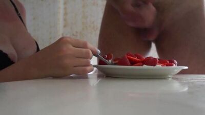 Morangos com esperma