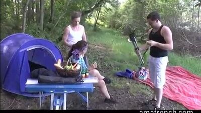 Кэмпинг саяхаты топтық жыныстық қатынаспен аяқталды