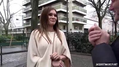 A mis la Française à genoux