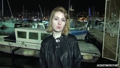 Sexo anal con una chica francesa. Un poco rara