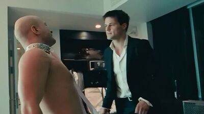 Eine freizügige Szene mit Nikita Panfilov im Film „DuchLess“