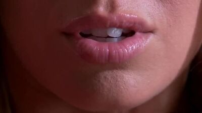 Une vidéo torride avec la reine du porno Nicole Aniston