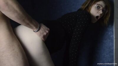 Conheci a minha vizinha, a atriz pornográfica Ellie Dopamine; o sexo é inevitável