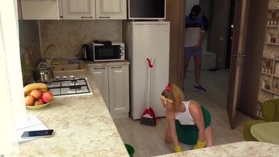 La stalker Karina [anal, milf, amateur, porno casero privado, incesto, adolescentes, mamada]