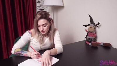 O QUE É ISSO, TU ÉS A MINHA IRMÃ! BelleNiko [pornografia russa privada, sexo caseiro, estudante, jovem, broche, mamada, mamã, MILF, madura, anal