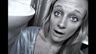 PORNO INCESTO -- LA MAMMA NON DOVREBBE INSEGNARTELO -- porno in lingua russa