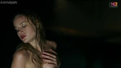 Brie Larson nua e molhada - Tanner Hall (2009, Francesca Gregorini, Tatiana von Fürstenberg) 1080i
