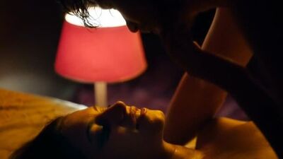 Almila Bagriacik Nude - Apenas uma mulher (2019) HD 720p Ver online / Almila Bagriacik - Apenas uma mulher