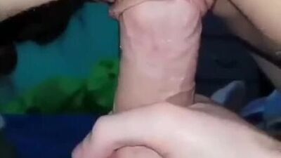 Рот, що так інтенсивно смокче член, повна версія відео