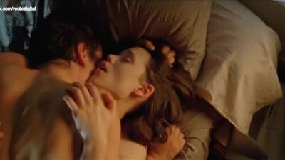 Astrid Bergès (Berges)-Frisbey, desnuda en «Juliette» (2013). Ver en línea / Astrid Bergès-Frisbey - «Juliette»