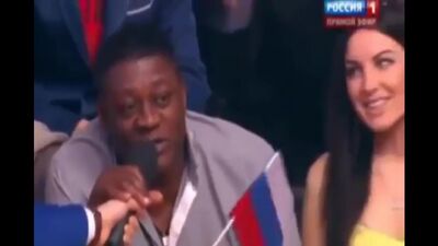 O que é que este negro pensa que pode fazer?