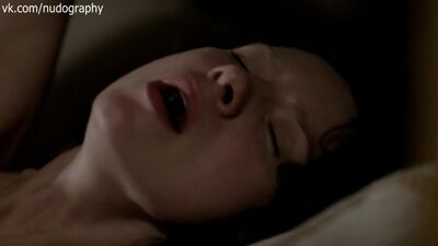 Caitriona Balfe nago w serialu „Outlander” (2015) – Sezon 1 – Odcinek 10 (s01e10)