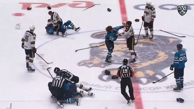 Pelea 3 contra 3 en el saque inicial del «Sochi» – «Avangard»