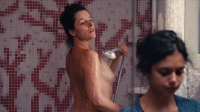 Laure Calamy desnuda – Ava (2017) HD 1080p Ver online / Laure Calamy – Ava