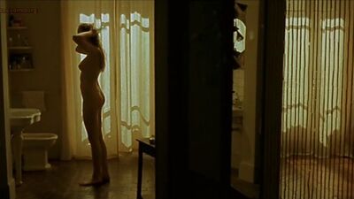 Лили Собиескидің жалаңаш денесі – L'idole (2002) Онлайн көру