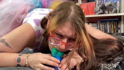 Squirting toy (unpacking)