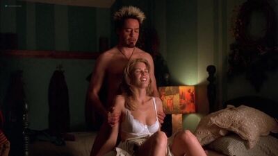Alison Eastwood desnuda, Claudia Schiffer (sin nombre), Suzanne Cryer - Amigos y amantes (1999) HD 1080p