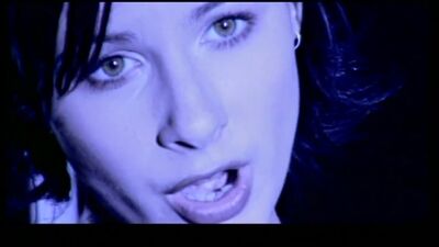 Extrait - « Solnyshko v rukakh » HD, chanson du groupe des années 2000 (720p).mp4