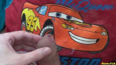 '' Carros com camisolas da Disney e esperma 1 ''