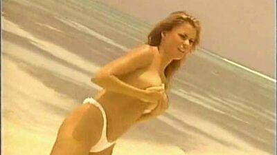 Sofia Vergara, im Bikini und oben ohne für den Kalender auf scandalplanet