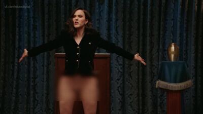 Rachel Brosnahan – „Yearly Departed” (2020) HD 1080p – Nagość? Seksowne! Obejrzyj online / Rachel Brosnahan