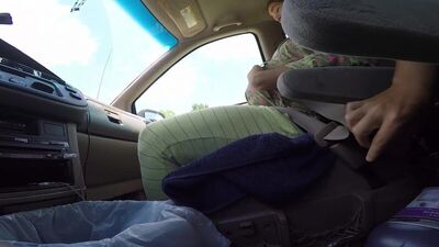 Mulher dá à luz um bebé de 4,5 kg no carro