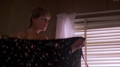 Jamie Lee Curtis (scènes de nudité de Jamie Lee Curtis dans « Grandview, USA » (1984))
