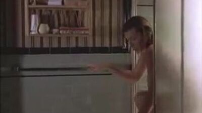 Cena de nudez de Milla Jovovich / Milla Jovovich nua