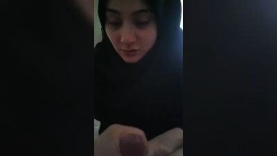 Красива спокуслива мусульманська шльондра в бурці, повія в хіджабі, найкраща у мінеті з глибоким заковтуванням, сучка в тюрбані, мазхабі, арабська пакистанська шльондра, що обожнює оргазм