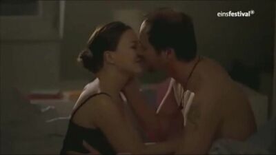 Hannah Herzsprung, Jaimi Rotter i inne – Nude & Sexy – Pink (2009)
