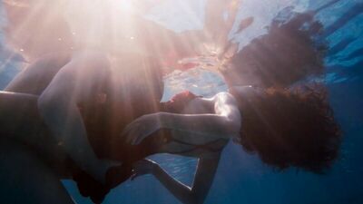 Мумби Майна, Тина Десаи, Джейми Клейтон жалаңаш – Sense8 (2017) 2-маусым, 5-эпизод HD 1080p Веб