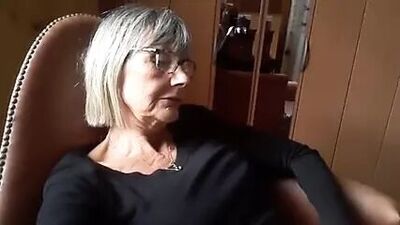 Masturbation de mamie