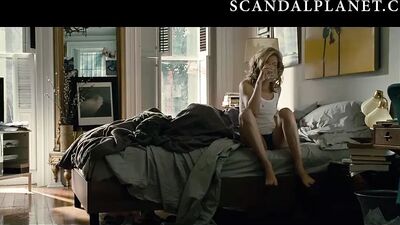 Elizabeth Banks : scènes de nudité et de sexe sur ScandalPlanet