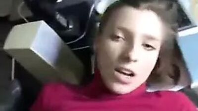 Amatorski szybki numerek analny w biurze