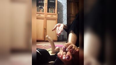 Amante iraniana ensina a usar o hijab (meias de rede)