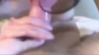 Raccolta di video amatoriali di ingoio di sperma