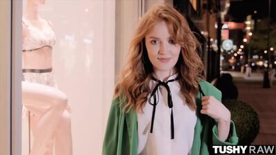 TUSHYRAW: La elegante y despampanante Jia Lissa es una auténtica fanática del sexo anal