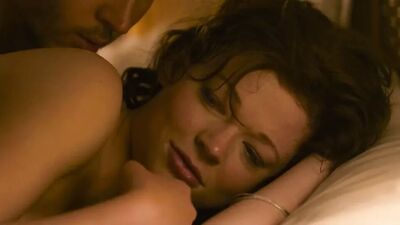 Sarah Snook - Scène de sexe