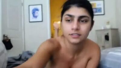 Mia Khalifa : Show sous la douche en privé.mp4
