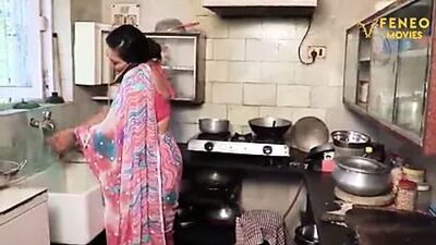 A foda na rata da Desi Bhabhi, num estilo sensual e de peitos grandes