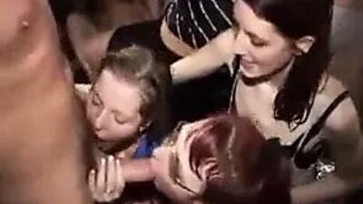 Сенің жезөкше әйелдерің стриптизерлердің пенисін сорып жатқан бөлім 3 - Cireman